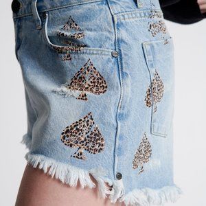 ACED TRUCKERS MID WAIST RELAXED SHORT